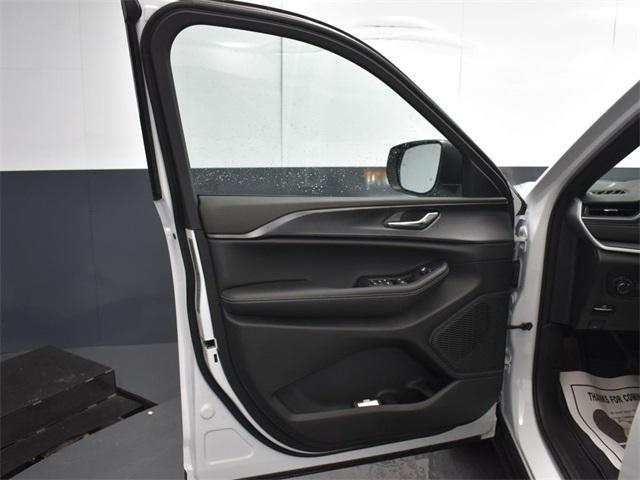 new 2025 Jeep Grand Cherokee car, priced at $39,325