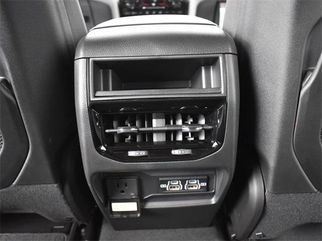 new 2025 Jeep Grand Cherokee car, priced at $39,550