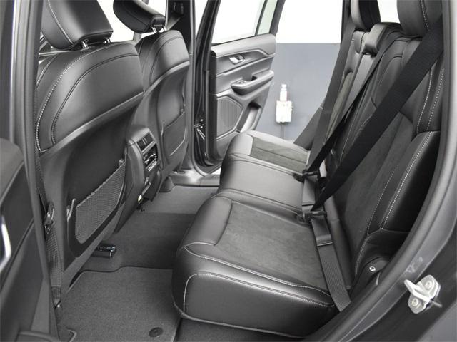 new 2025 Jeep Grand Cherokee car, priced at $39,550