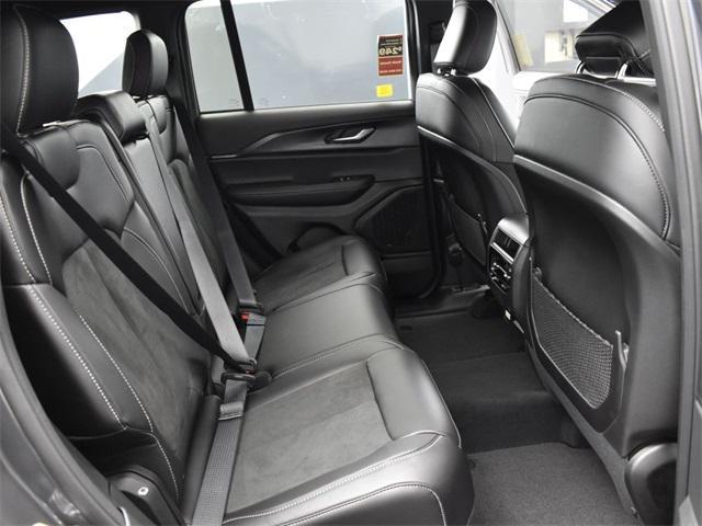 new 2025 Jeep Grand Cherokee car, priced at $39,550