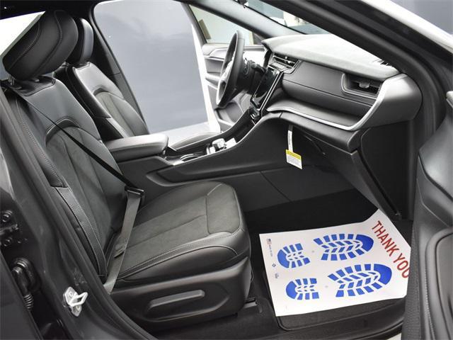 new 2025 Jeep Grand Cherokee car, priced at $39,550