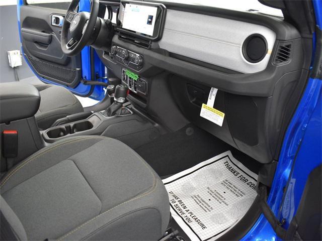 new 2025 Jeep Wrangler car, priced at $41,576