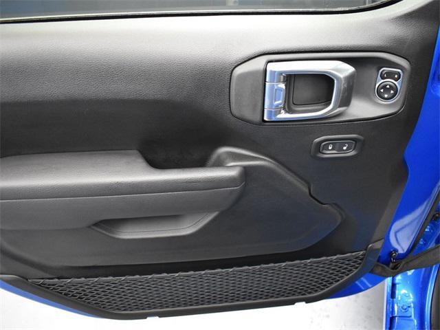 new 2025 Jeep Wrangler car, priced at $41,576