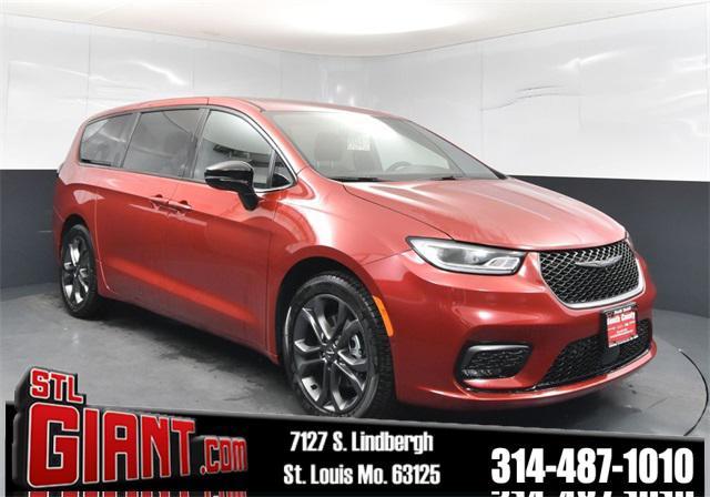 new 2026 Chrysler Pacifica car, priced at $39,855