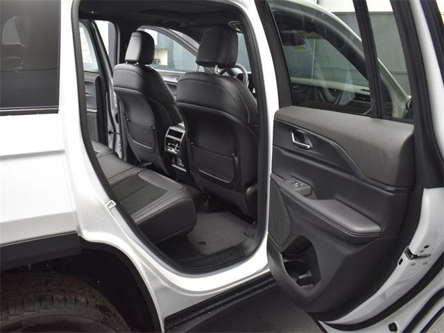 new 2025 Jeep Grand Cherokee car, priced at $37,885