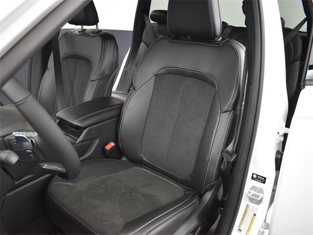 new 2025 Jeep Grand Cherokee car, priced at $37,885