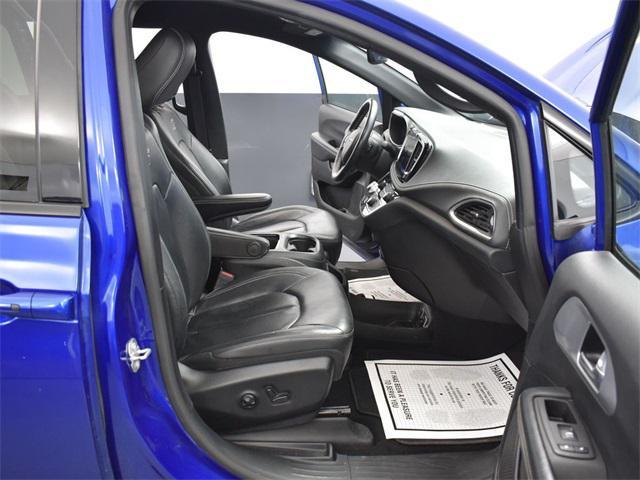 used 2021 Chrysler Pacifica car, priced at $15,200