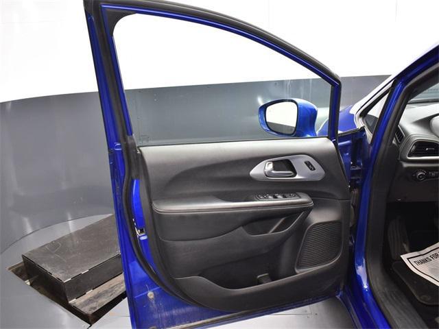 used 2021 Chrysler Pacifica car, priced at $15,200