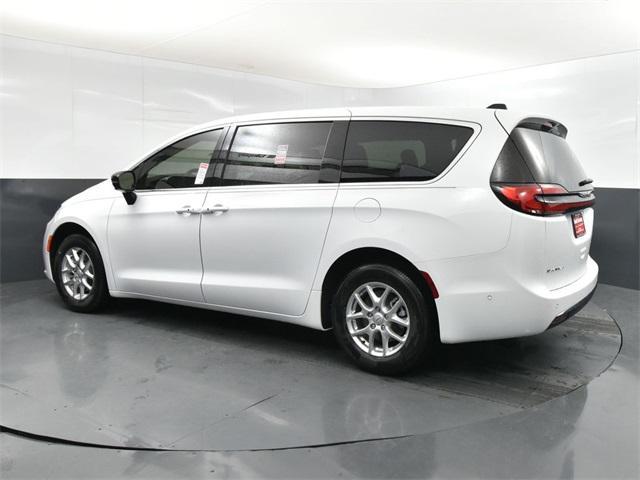 new 2025 Chrysler Pacifica car, priced at $37,532