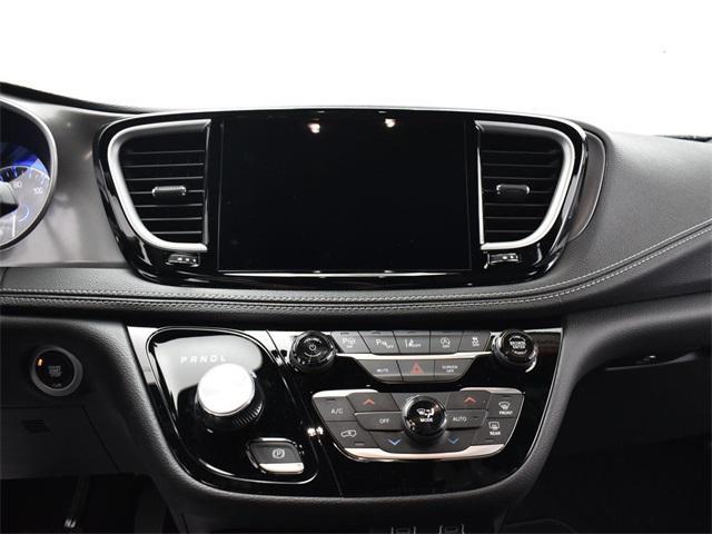 new 2025 Chrysler Pacifica car, priced at $37,532