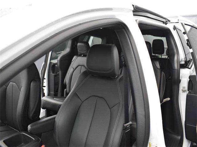 new 2025 Chrysler Pacifica car, priced at $37,532