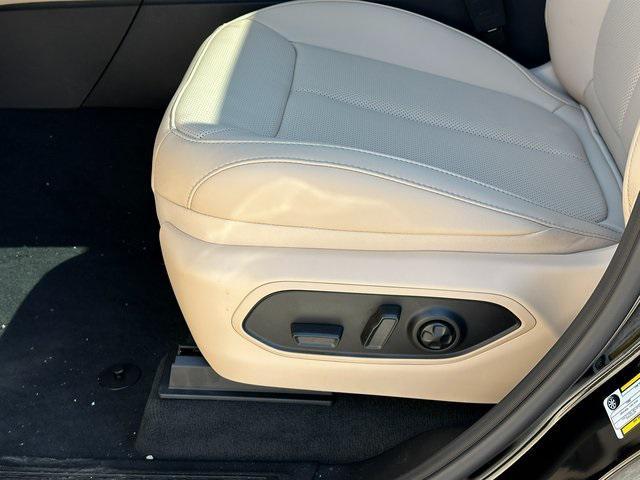 new 2025 Jeep Grand Cherokee car, priced at $45,652
