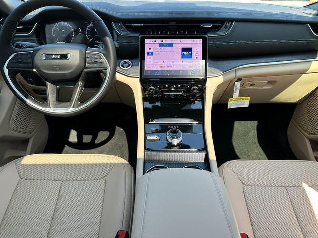 new 2025 Jeep Grand Cherokee car, priced at $45,652
