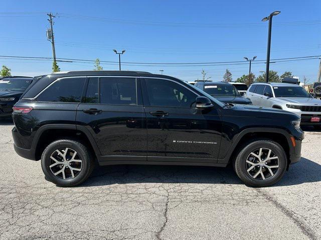 new 2025 Jeep Grand Cherokee car, priced at $45,652