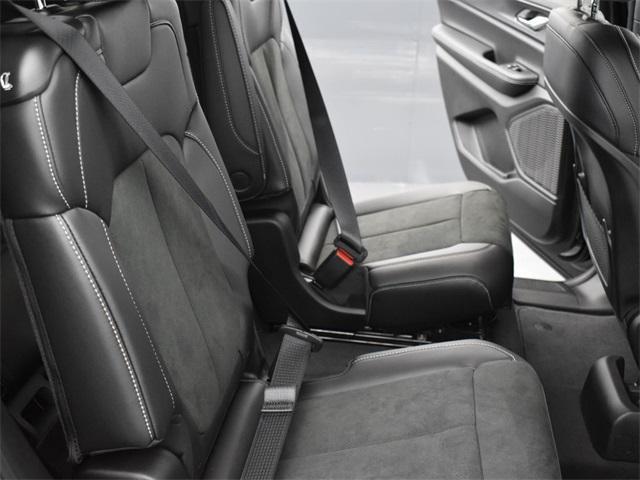 new 2025 Jeep Grand Cherokee L car, priced at $42,572