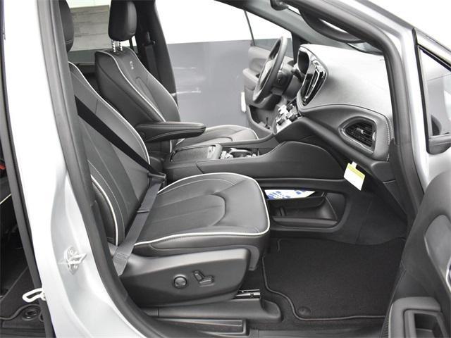 new 2026 Chrysler Pacifica car, priced at $46,985