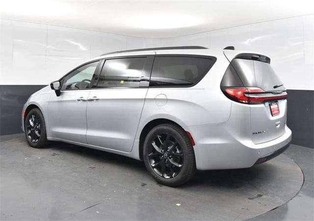 new 2026 Chrysler Pacifica car, priced at $46,985