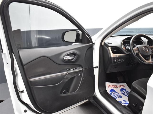 used 2015 Jeep Cherokee car, priced at $8,500