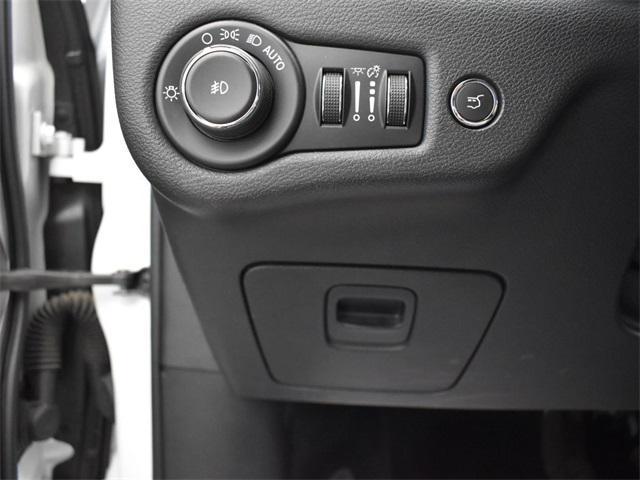used 2015 Jeep Cherokee car, priced at $8,500