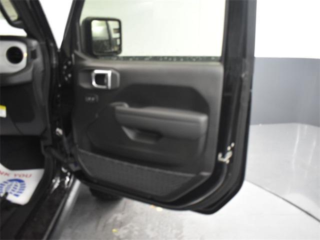 new 2025 Jeep Wrangler car, priced at $49,275