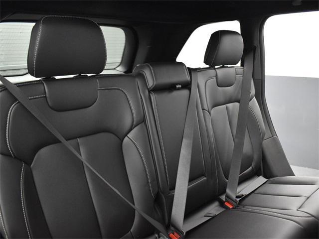 new 2025 Jeep Grand Cherokee car, priced at $39,870
