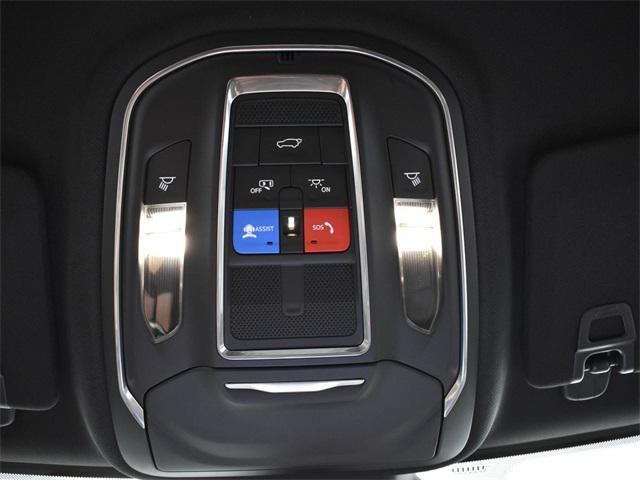 new 2025 Jeep Grand Cherokee car, priced at $39,870