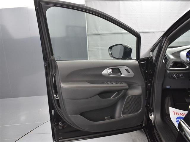 new 2026 Chrysler Pacifica car, priced at $46,790