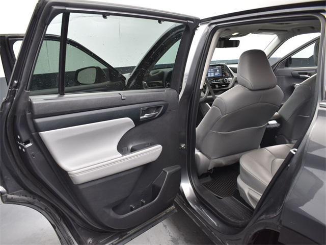 used 2022 Toyota Highlander car, priced at $38,950