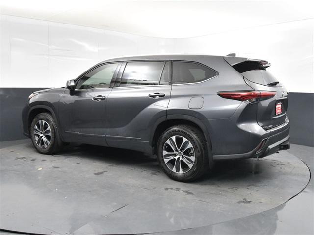 used 2022 Toyota Highlander car, priced at $38,950
