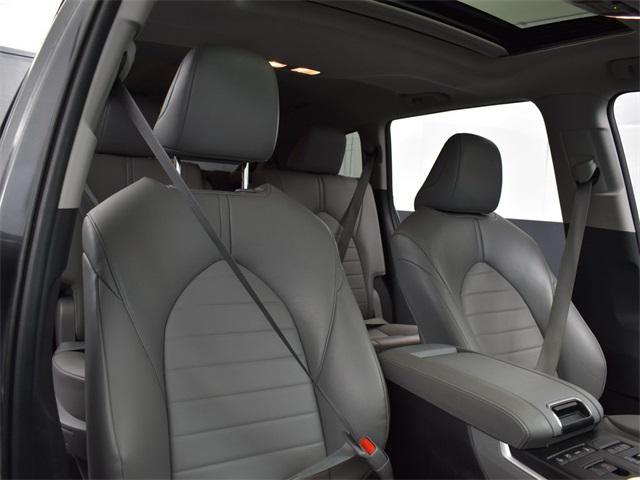 used 2022 Toyota Highlander car, priced at $38,950