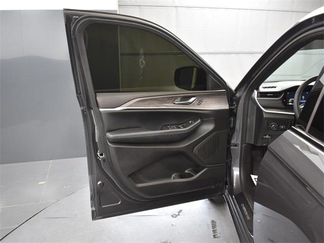 used 2024 Jeep Grand Cherokee car, priced at $40,000