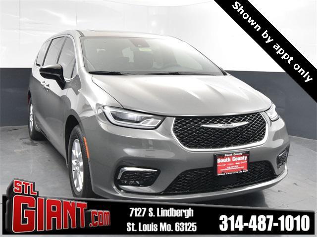 new 2025 Chrysler Pacifica car, priced at $39,315