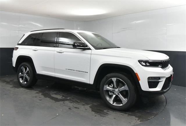 new 2025 Jeep Grand Cherokee car, priced at $37,775