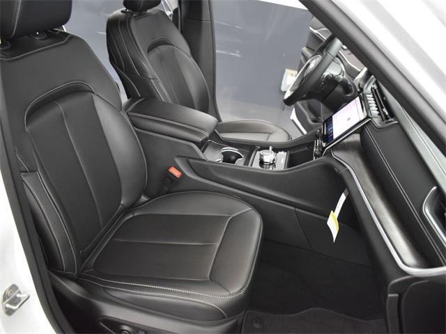 new 2025 Jeep Grand Cherokee car, priced at $37,775