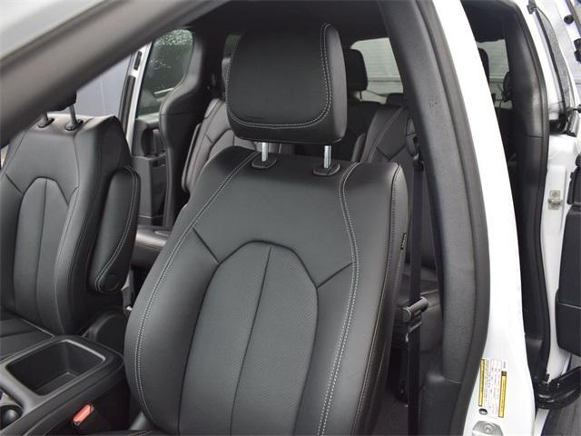 new 2025 Chrysler Pacifica car, priced at $41,253