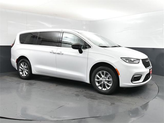new 2025 Chrysler Pacifica car, priced at $41,253