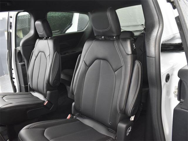 new 2025 Chrysler Pacifica car, priced at $41,253
