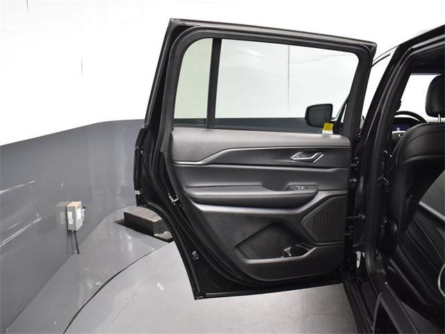 new 2025 Jeep Grand Cherokee L car, priced at $41,300