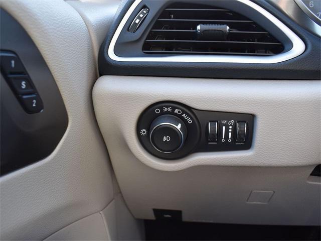 used 2020 Chrysler Pacifica car, priced at $21,500