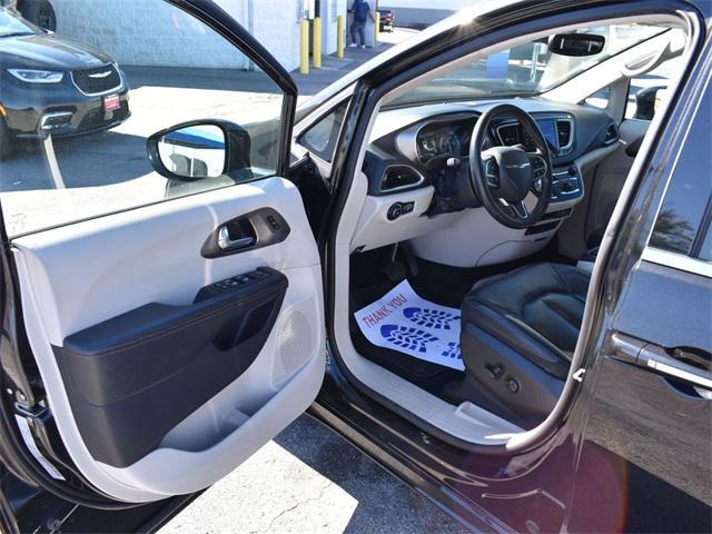 used 2020 Chrysler Pacifica car, priced at $21,500