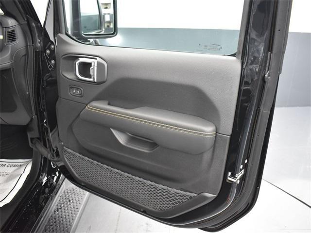 new 2025 Jeep Wrangler car, priced at $51,715