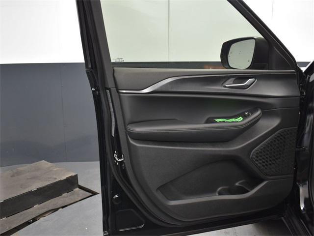 new 2025 Jeep Grand Cherokee car, priced at $37,165