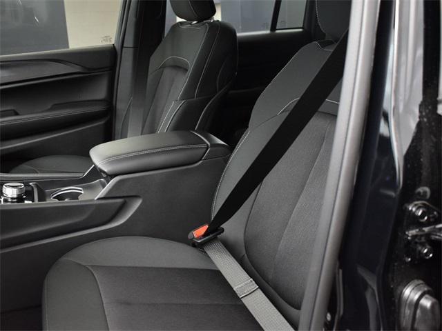 new 2025 Jeep Grand Cherokee car, priced at $37,165
