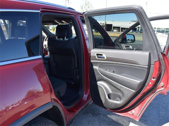 used 2015 Jeep Grand Cherokee car, priced at $18,000