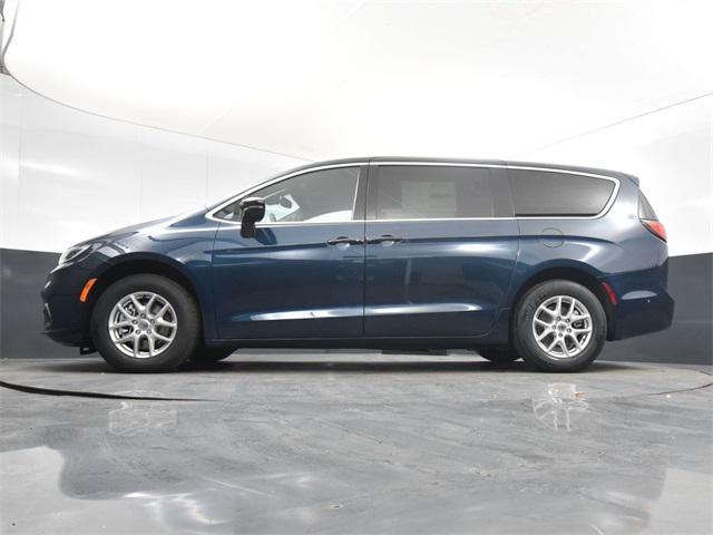 new 2025 Chrysler Pacifica car