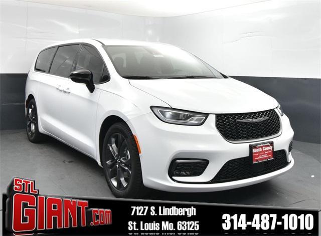 new 2026 Chrysler Pacifica car, priced at $36,360