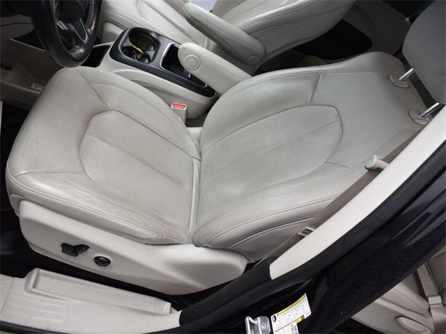 used 2021 Chrysler Pacifica Hybrid car, priced at $22,222
