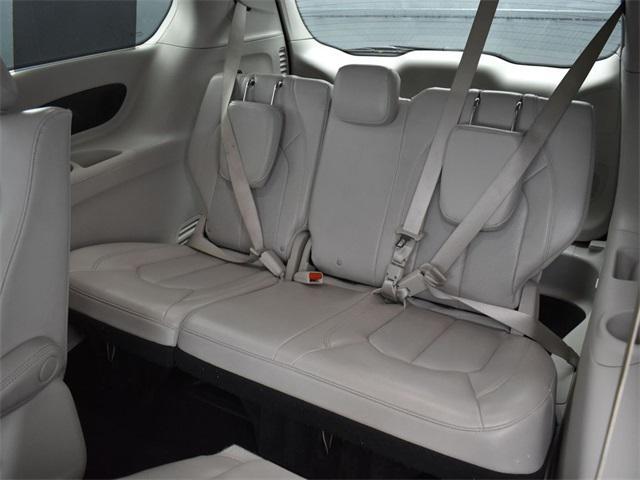 used 2021 Chrysler Pacifica Hybrid car, priced at $22,222