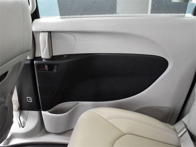 used 2021 Chrysler Pacifica Hybrid car, priced at $22,222