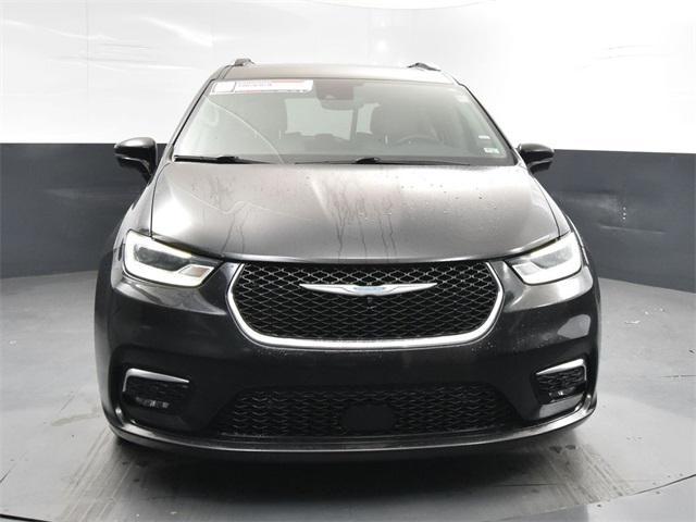 used 2021 Chrysler Pacifica Hybrid car, priced at $22,222